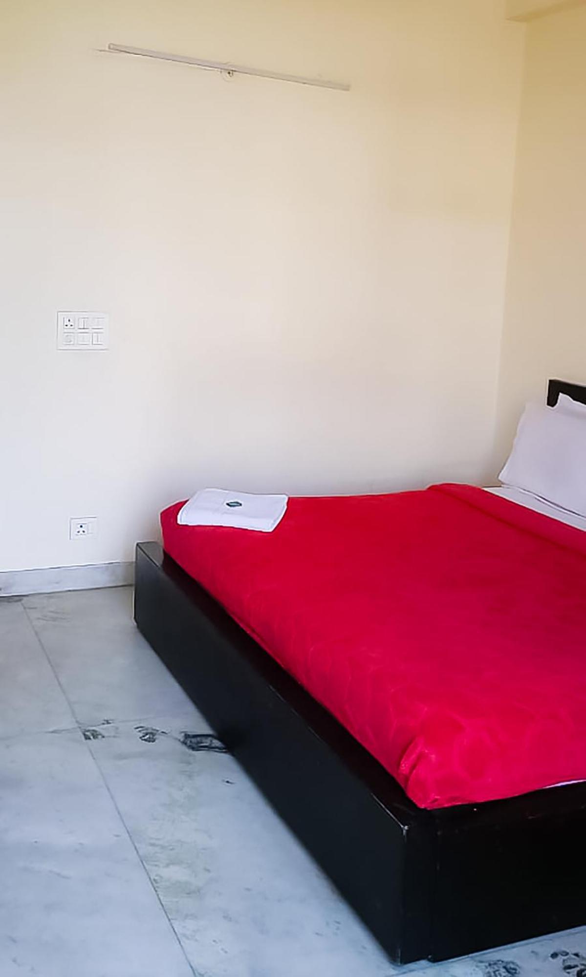 Deluxe Room In Cr Park Нью-Дели Экстерьер фото