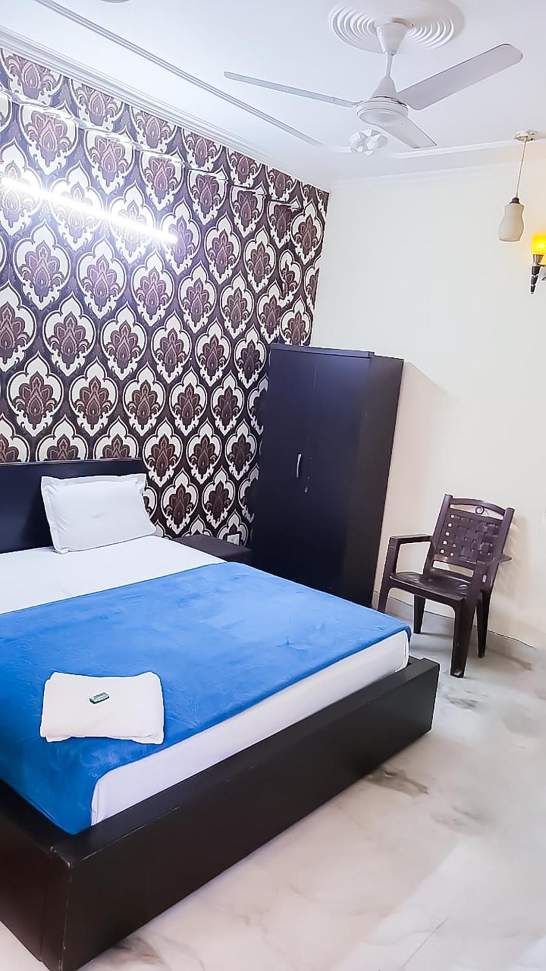 Deluxe Room In Cr Park Нью-Дели Экстерьер фото