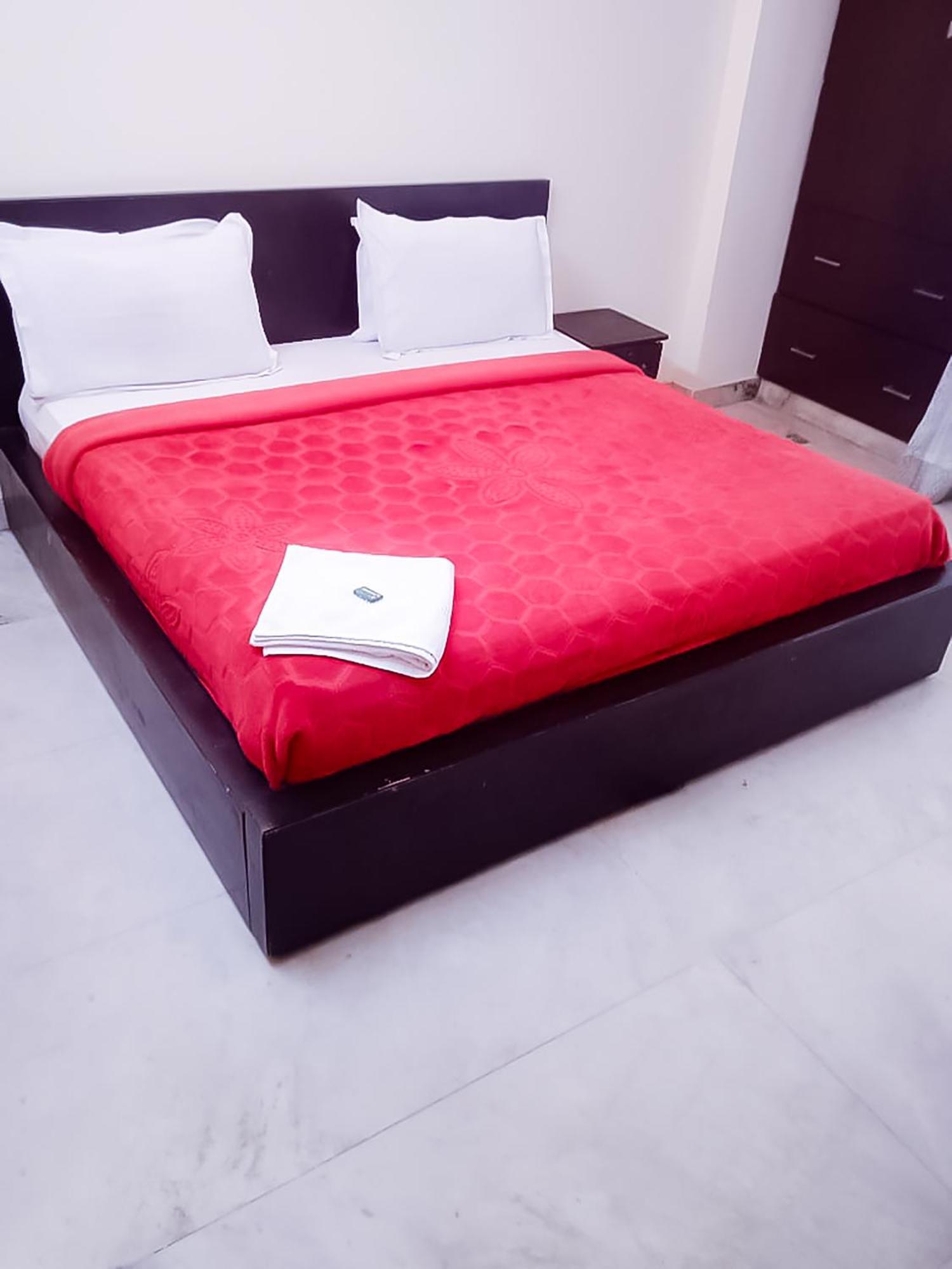Deluxe Room In Cr Park Нью-Дели Экстерьер фото